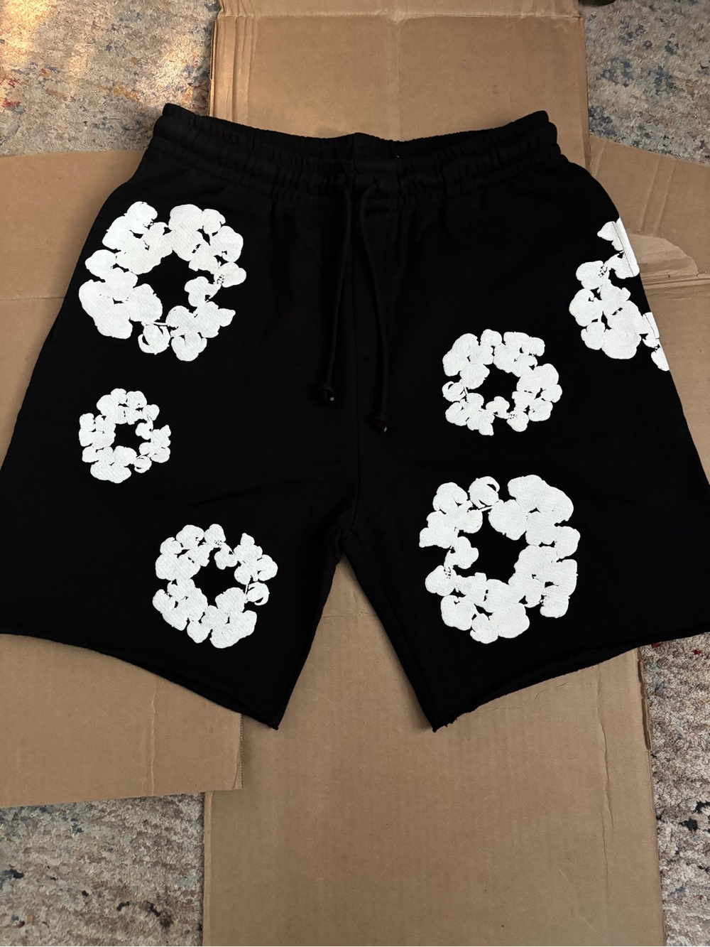 Black Floral Graphic Drawstring Men's Athletic Shorts